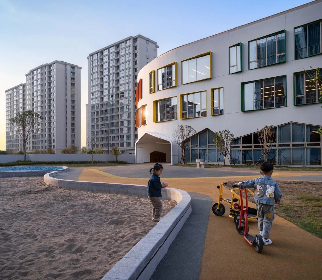 BIM Architecture | Quzhou Kecheng District Teacher Kindergarten/01 City