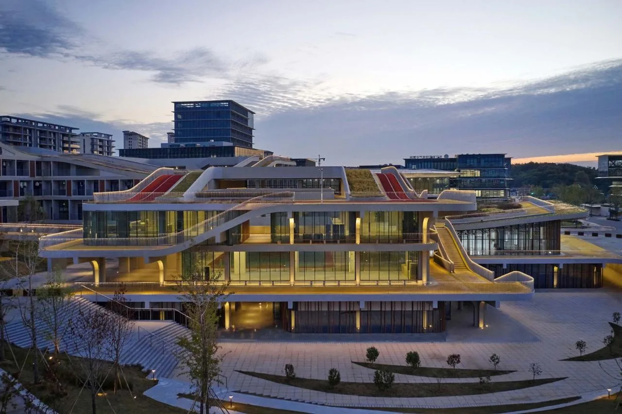 BIM Architecture | Yangtze River Delta Research Institute of University of Electronic Science and Technology of China (Quzhou) · Life Center/Tongji Institute Sifang Institute Innovation Design Center
