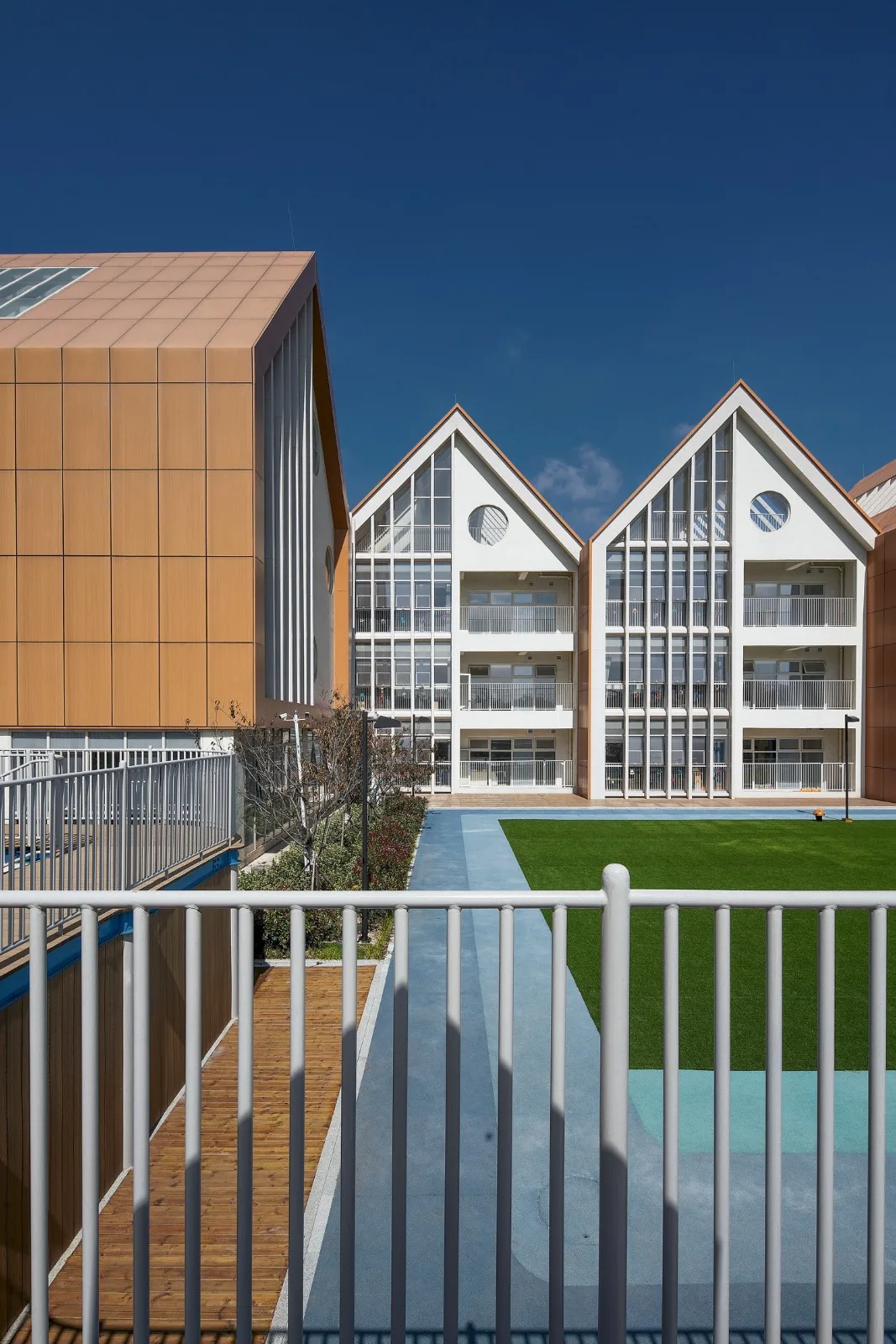 BIM Architecture | Mountain Fuji Unlimited Kindergarten/Deca Architectural Design Center