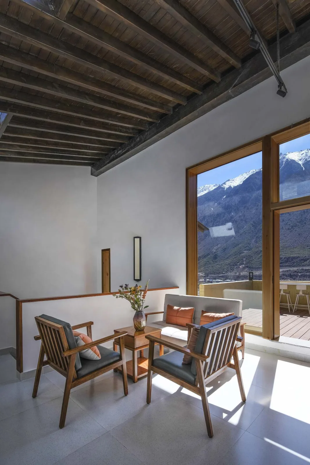 BIM architecture | Diaolou at the foot of snow mountain - Xizang Gama Xika homestay/hyperSity Architects
