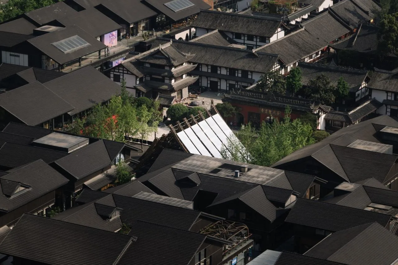 BIM Architecture | Between Skies and Snacks, Through Doumo Qian/Bare Building Renewal Architectural Design Firm