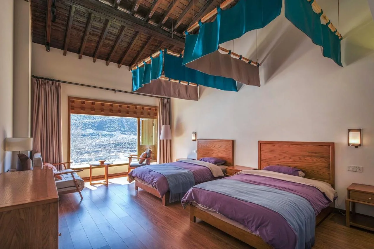 BIM architecture | Diaolou at the foot of snow mountain - Xizang Gama Xika homestay/hyperSity Architects