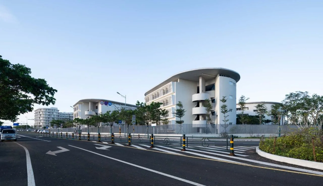 BIM Architecture | Haikou Jiangdong Huandao Experimental School/Ji · Architectural Firm