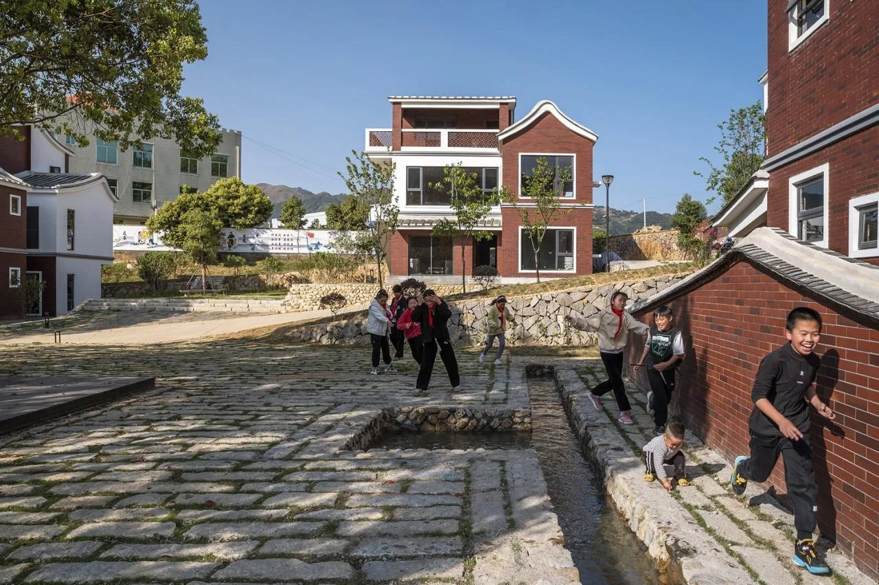 BIM Architecture | Exploring New Models for Rural Housing Construction: Yongchun County's New Era Rural Community/Three Culture Architecture