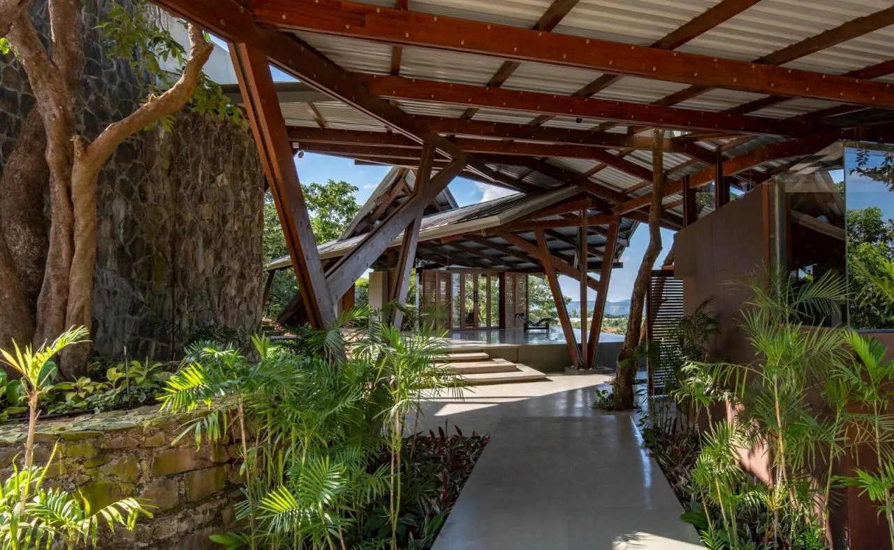 BIM Architecture | Side Gallery House/Malik Architecture