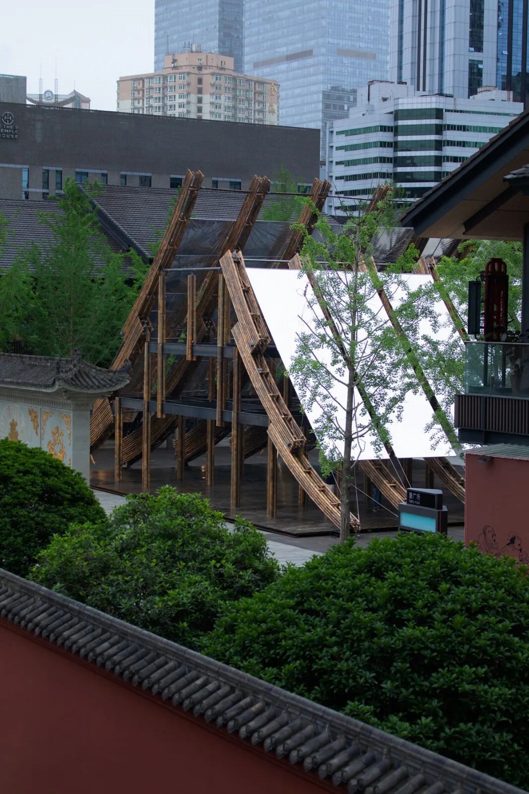 BIM Architecture | Between Skies and Snacks, Through Doumo Qian/Bare Building Renewal Architectural Design Firm