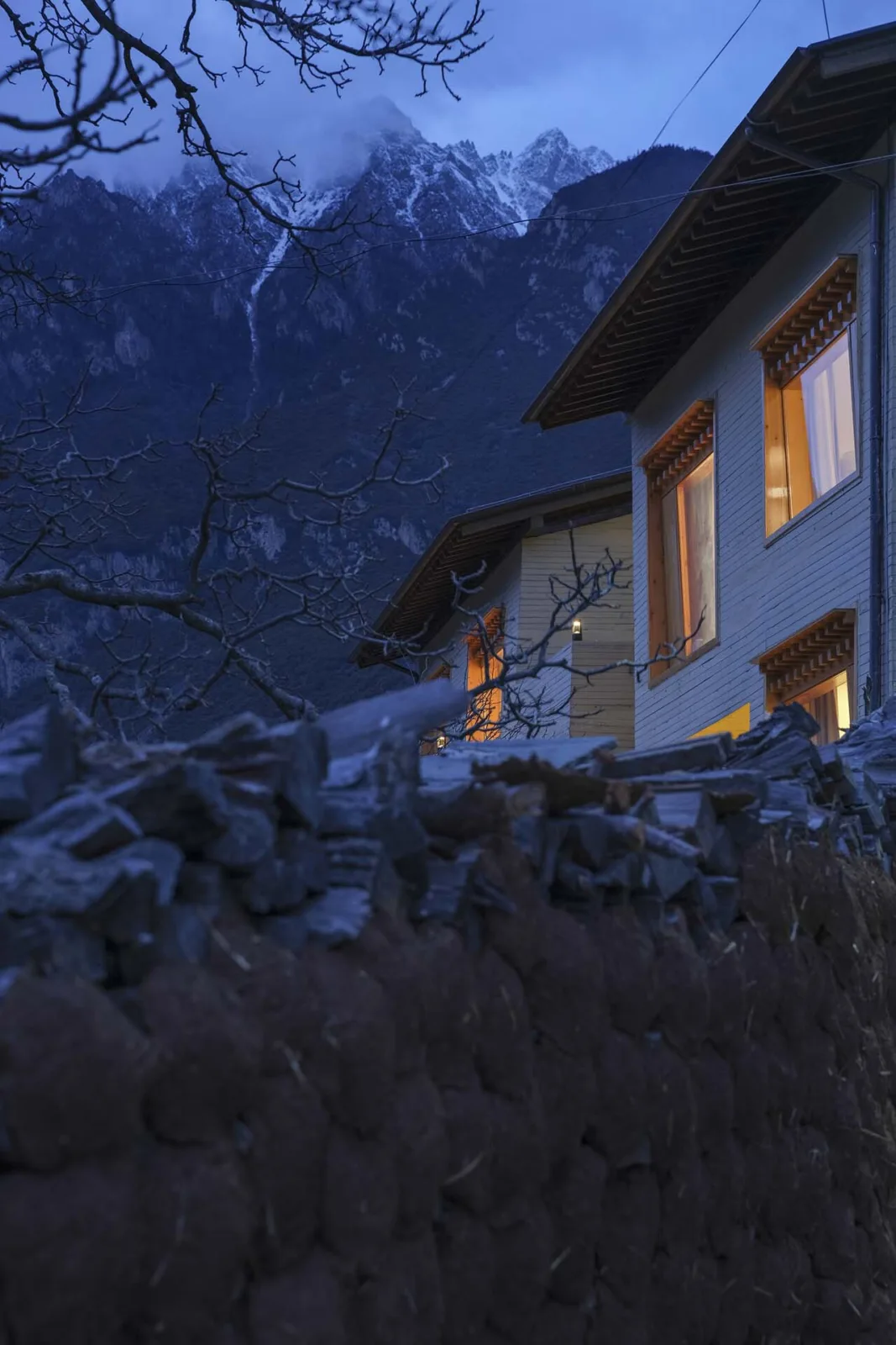 BIM architecture | Diaolou at the foot of snow mountain - Xizang Gama Xika homestay/hyperSity Architects
