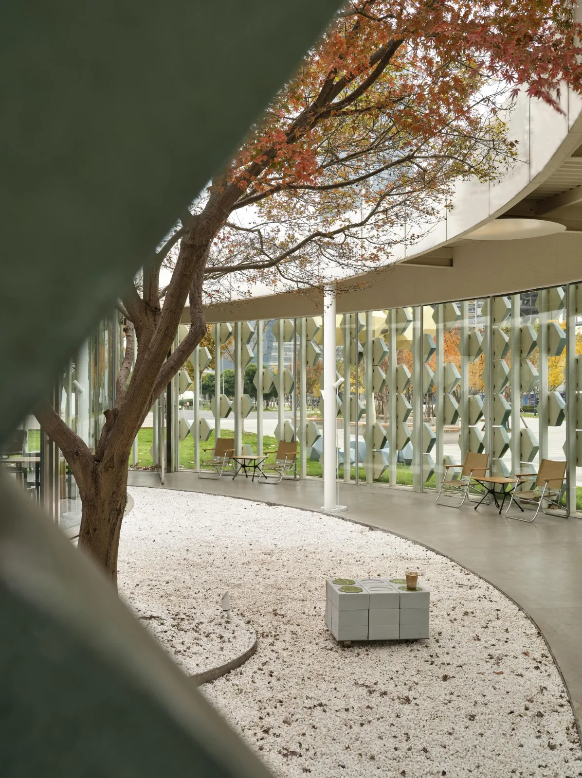 BIM Architecture | LOAM Porcelain House Coffee under the Green Maple Tree/Eight Wilderness Design