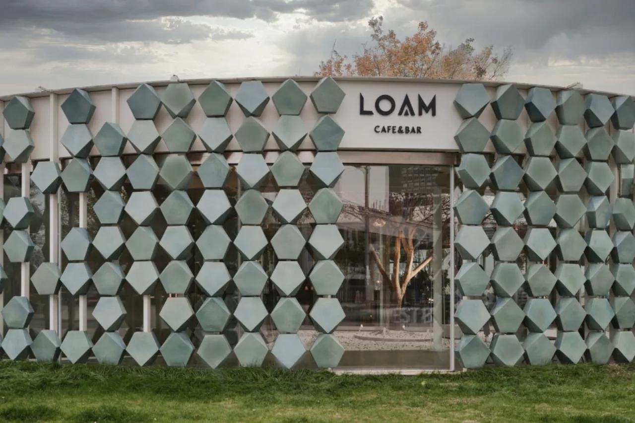 BIM Architecture | LOAM Porcelain House Coffee under the Green Maple Tree/Eight Wilderness Design