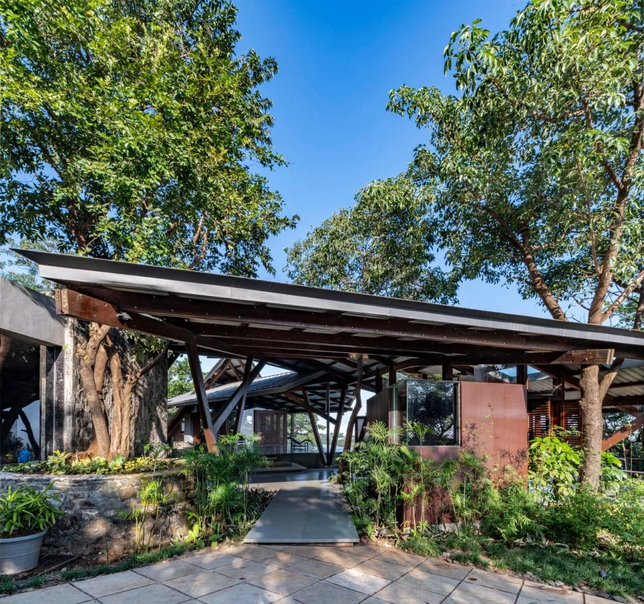 BIM Architecture | Side Gallery House/Malik Architecture