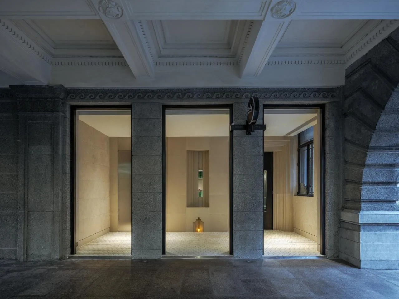 BIM Architecture | Piazza in a room: Macably Coffee (Historical Museum Store)/Wutopia Lab