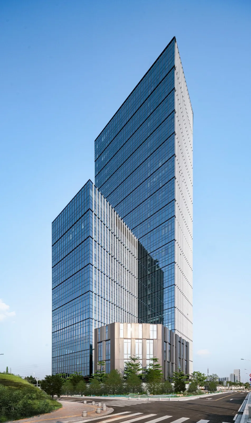 BIM Architecture | Guangzhou South Station Discovery Square: Making Architecture a City Landscape/XAA Architecture Firm