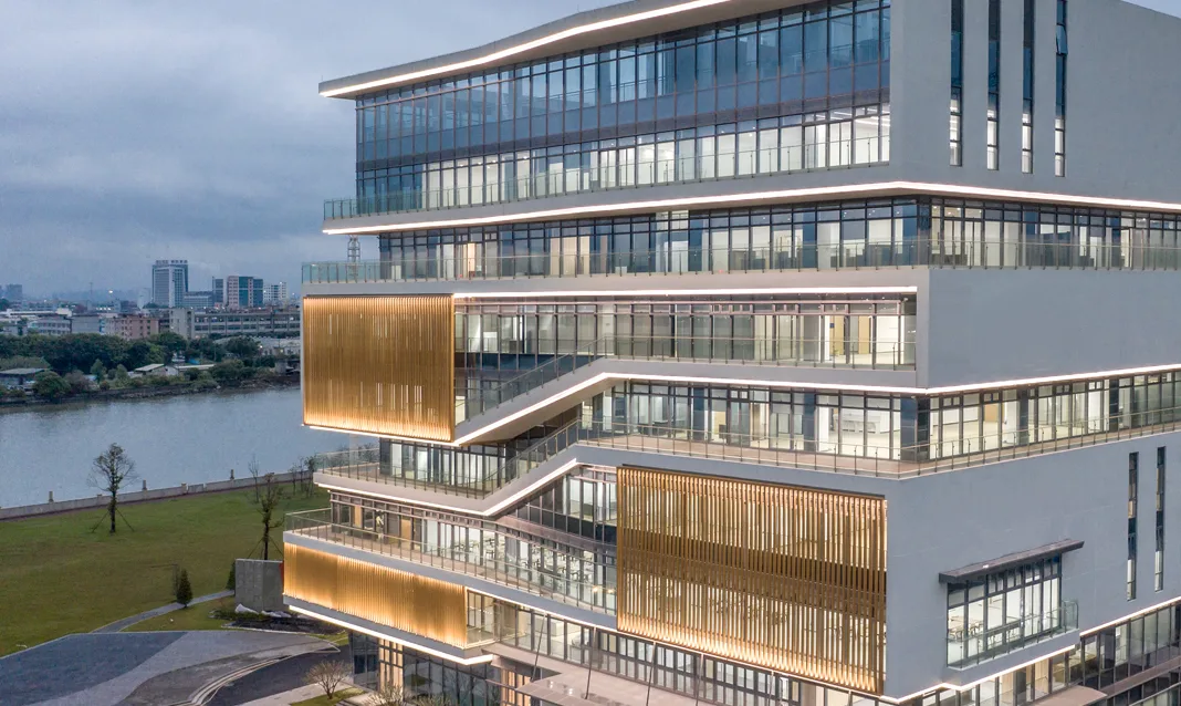 BIM Architecture | A Spiritual Fortress Standing in the Water Town New Area: Dongguan Water Town Science and Technology Innovation Phase II/Senlei International