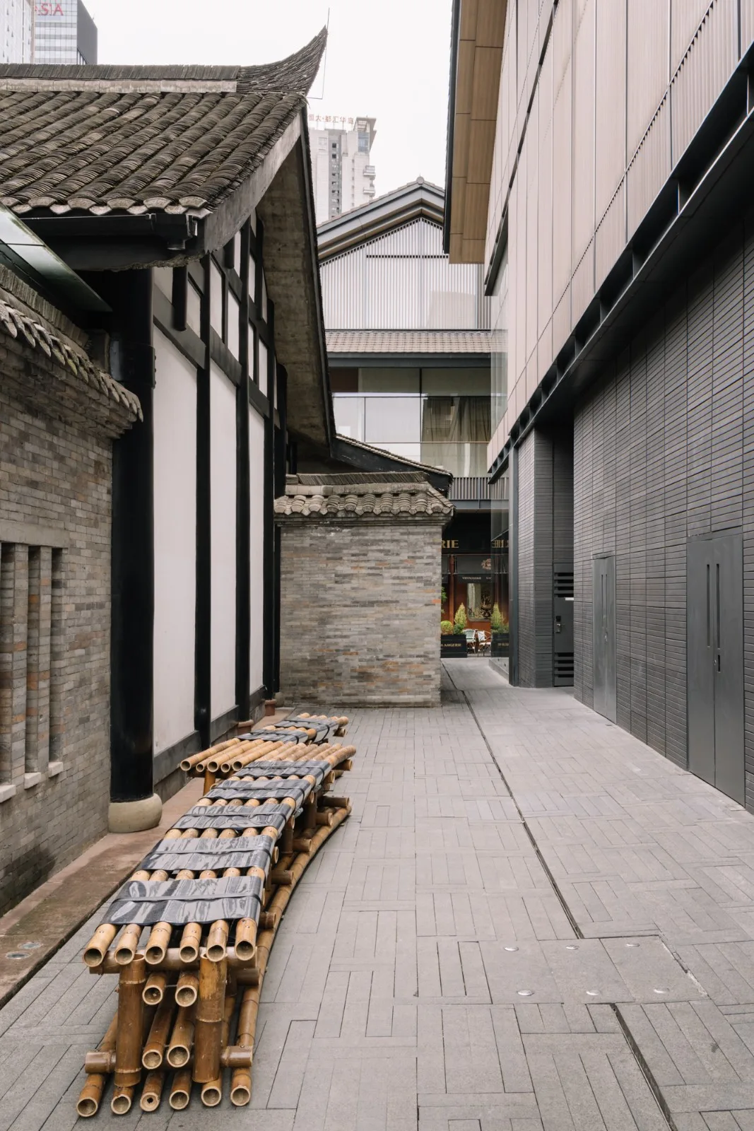 BIM Architecture | Between Skies and Snacks, Through Doumo Qian/Bare Building Renewal Architectural Design Firm