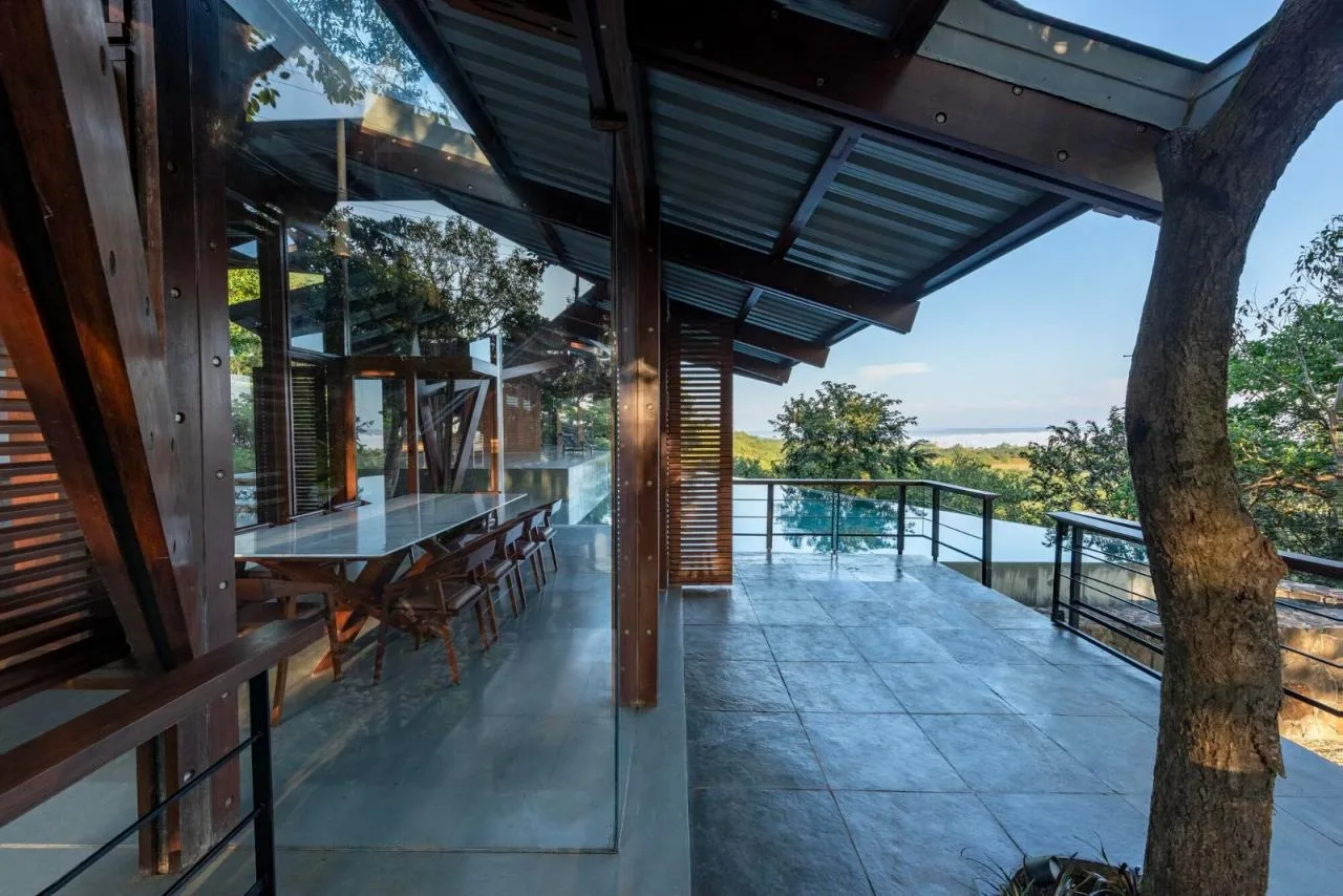 BIM Architecture | Side Gallery House/Malik Architecture
