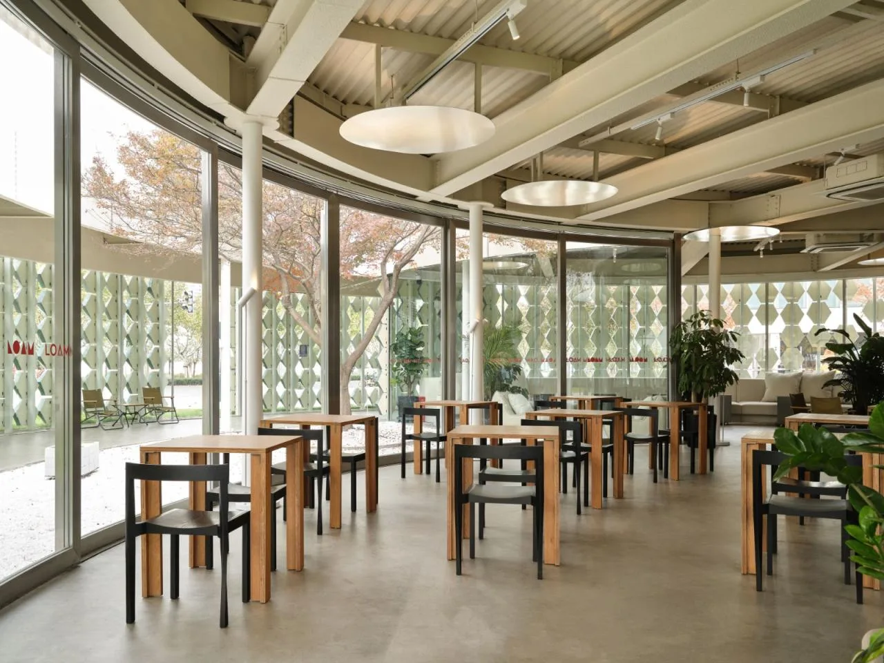 BIM Architecture | LOAM Porcelain House Coffee under the Green Maple Tree/Eight Wilderness Design