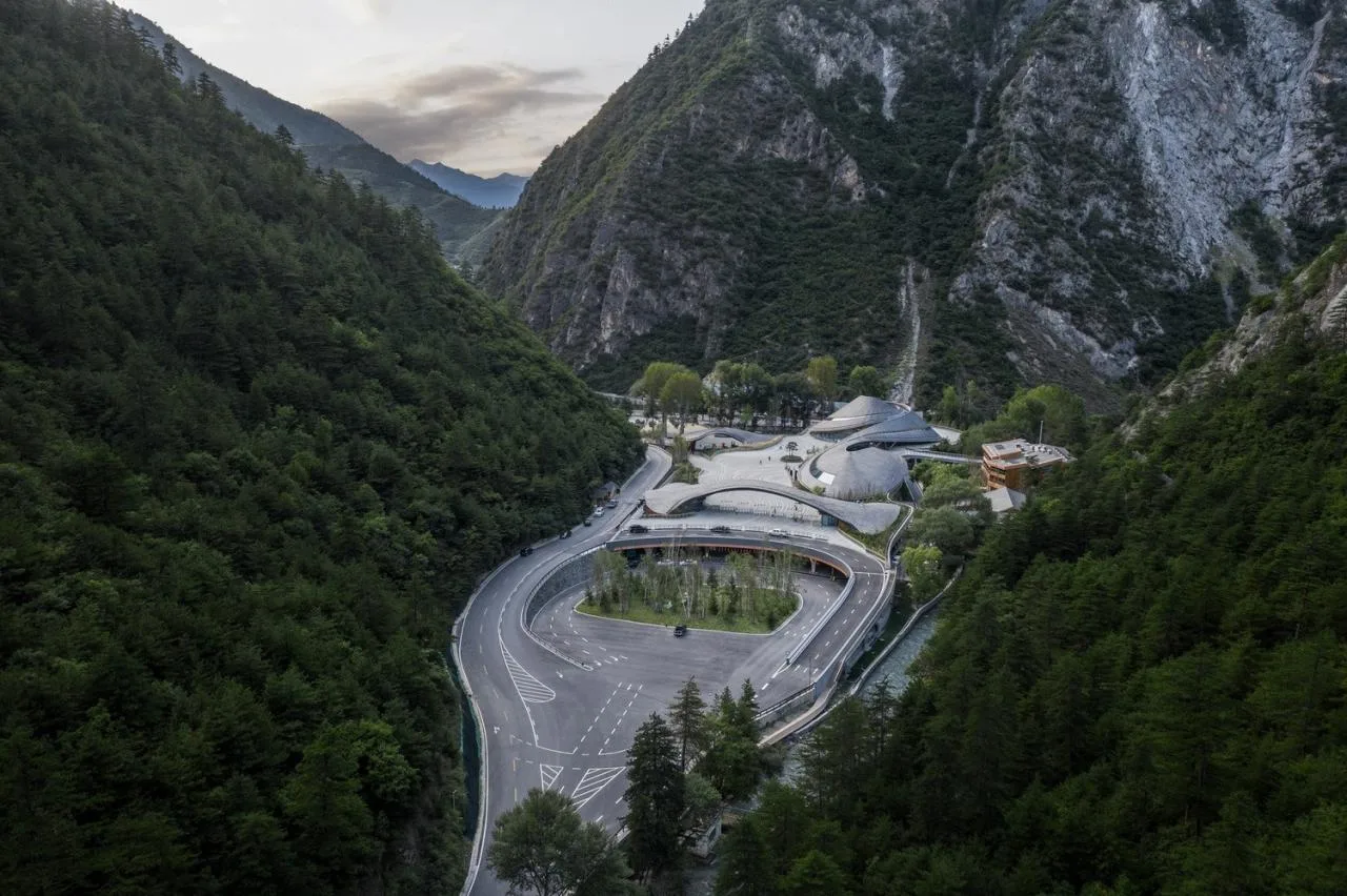 BIM Architecture | Jiuzhaigou Valley Scenic and Historic Interest Area Valley Entrance Three dimensional Tourist Service Center/Tsinghua University Architectural Design and Research Institute