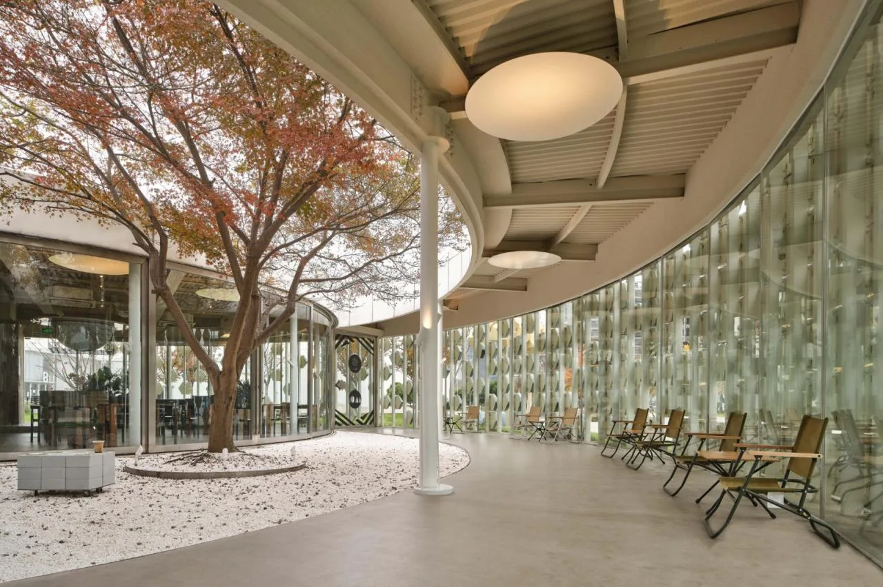 BIM Architecture | LOAM Porcelain House Coffee under the Green Maple Tree/Eight Wilderness Design