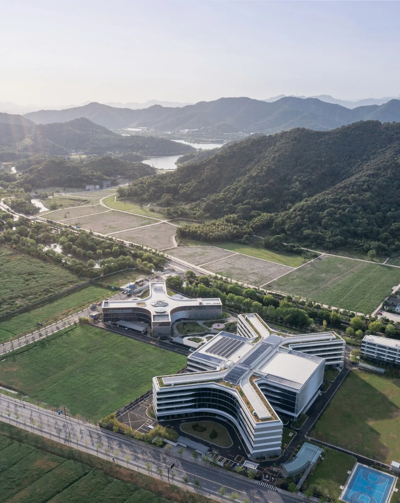 BIM Architecture | Education Hub: HIS Hangzhou International School/Zhu Peidong line+Architecture Firm gad