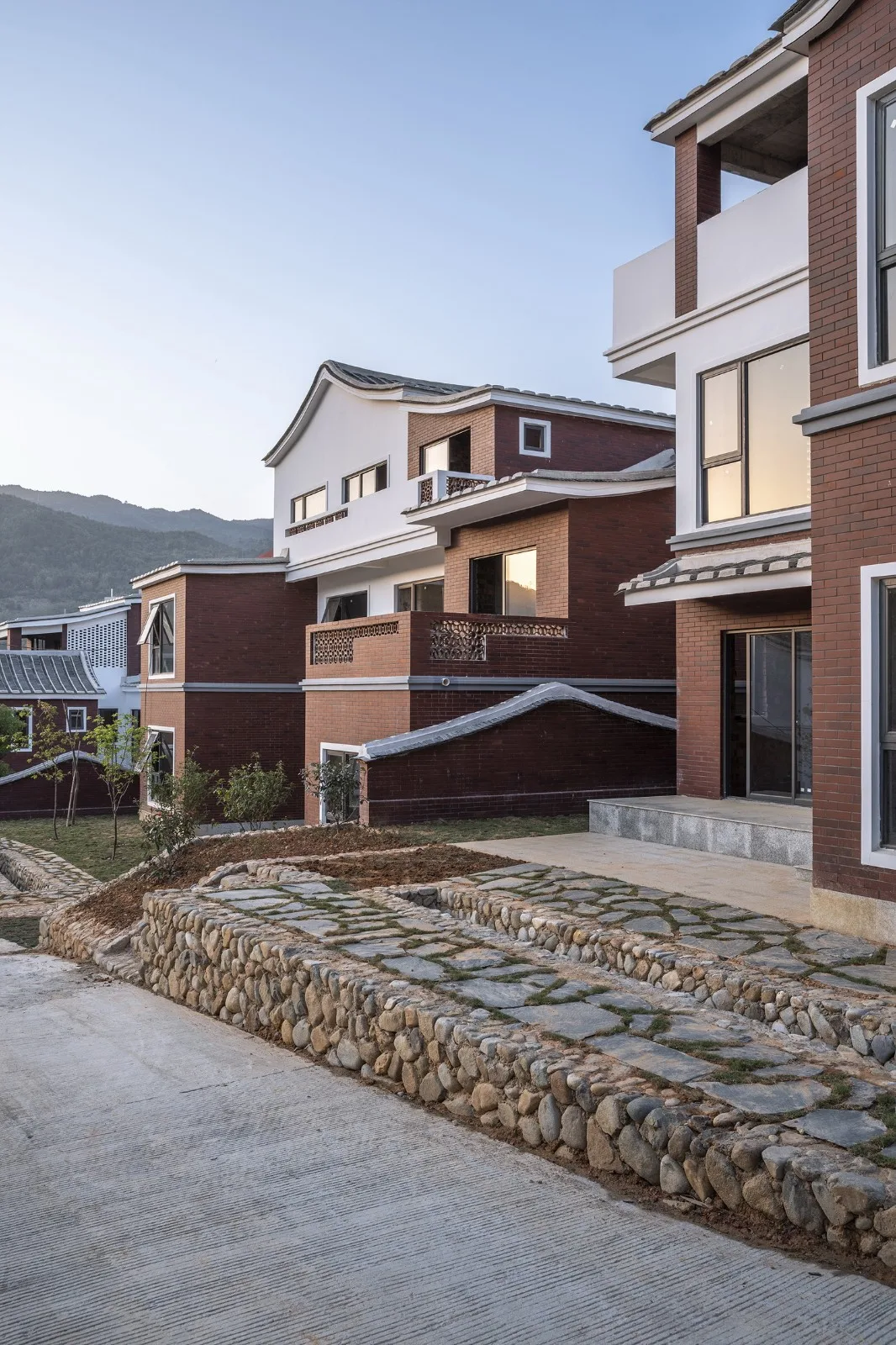 BIM Architecture | Exploring New Models for Rural Housing Construction: Yongchun County's New Era Rural Community/Three Culture Architecture