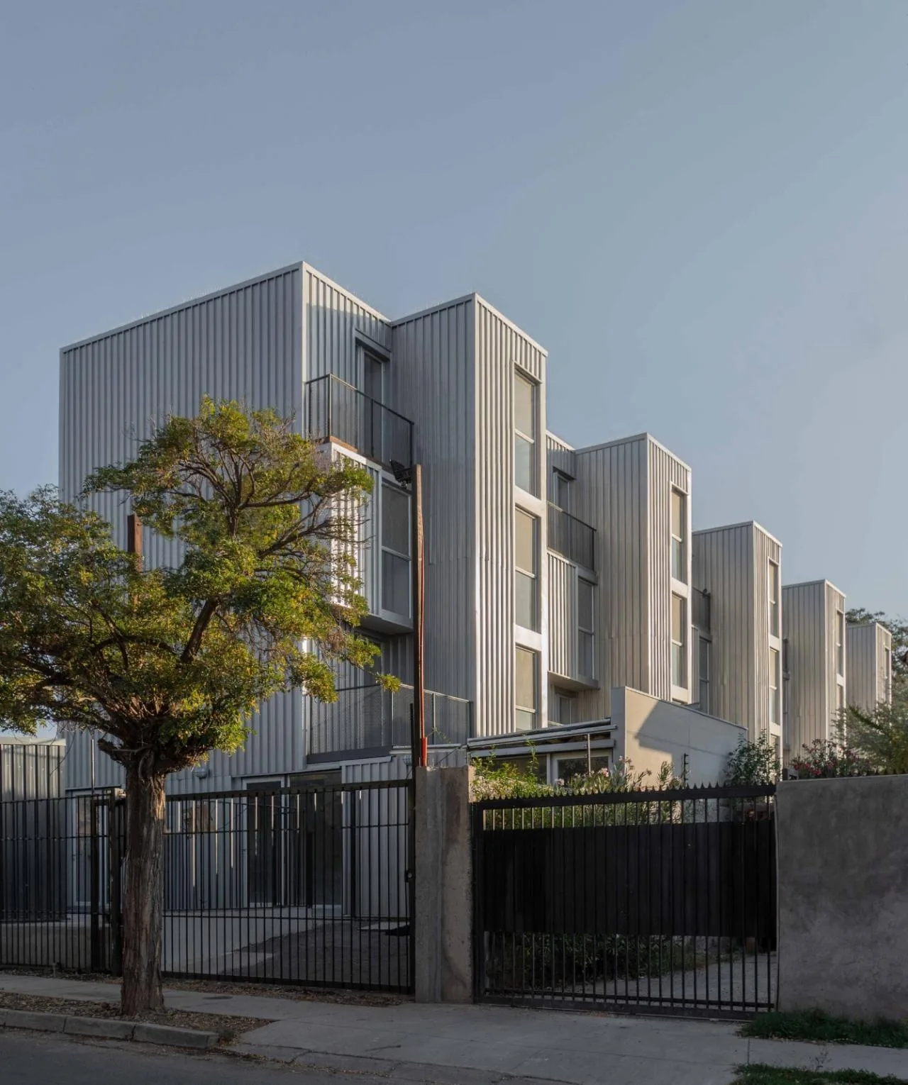 BIM Architecture | Container Dormitory/Ian Hs ü+Gabriel Rudolph