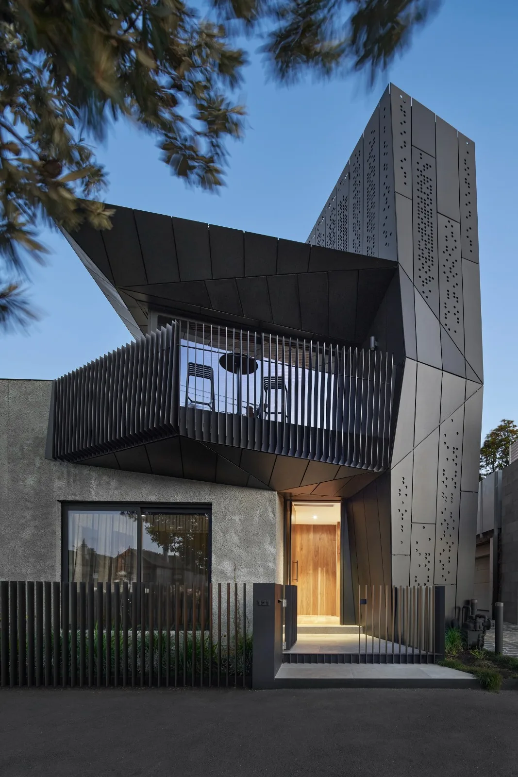 BIM Architecture | Dramatic Structure, Harold Residence/Coy Yiontis Architects