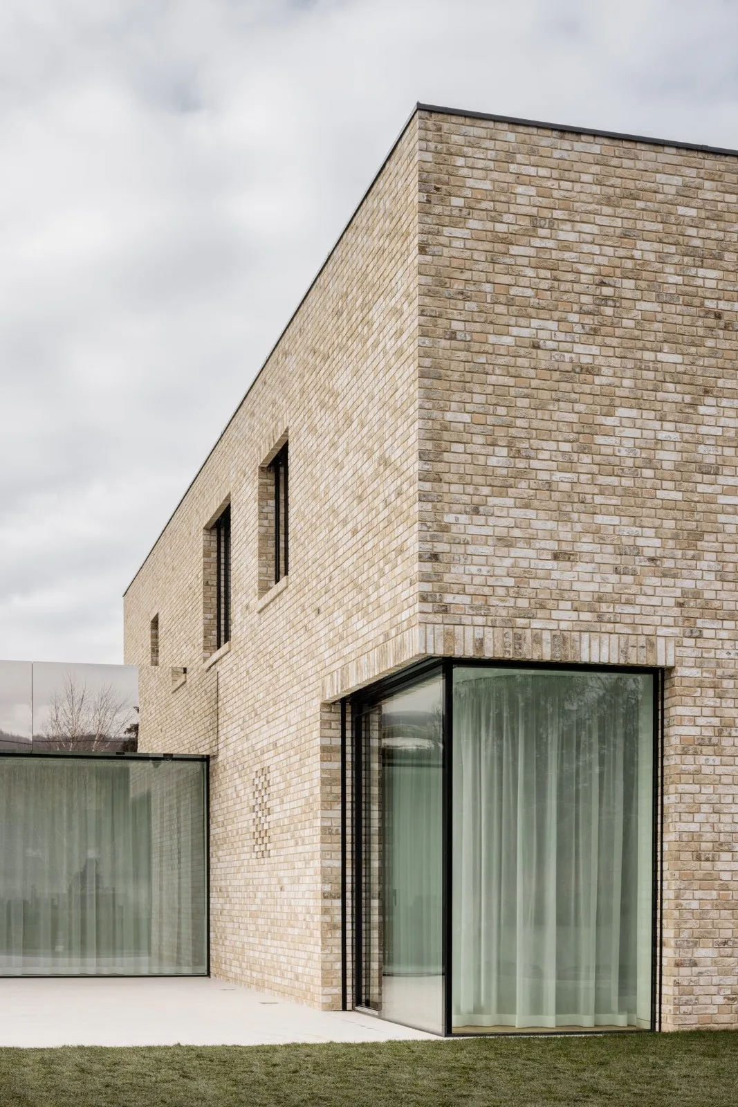 BIM Architecture | Independent Residence: Brick House Z á horsk é Sady/ArchitekTI mikulaj&  mikulajova
