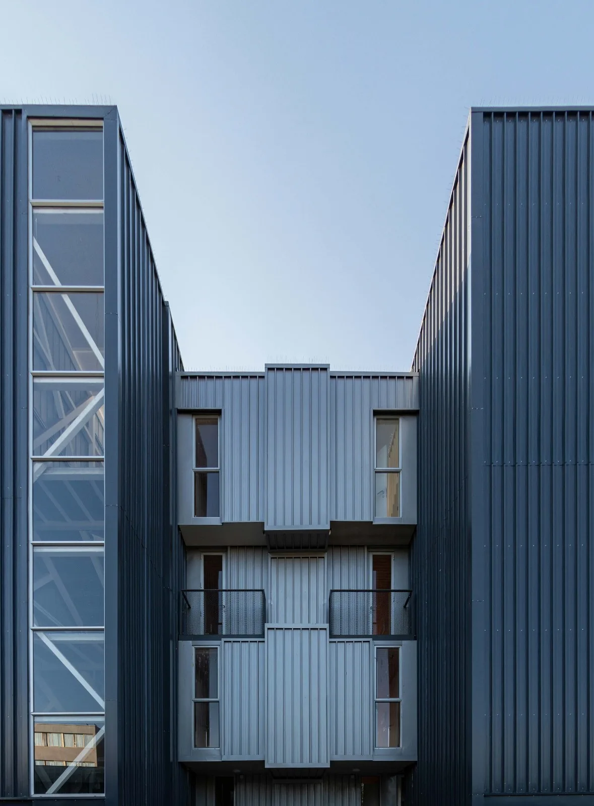 BIM Architecture | Container Dormitory/Ian Hs ü+Gabriel Rudolph