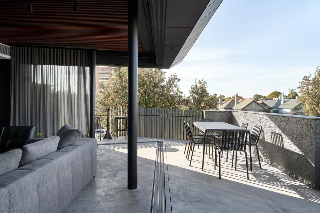 BIM Architecture | Dramatic Structure, Harold Residence/Coy Yiontis Architects
