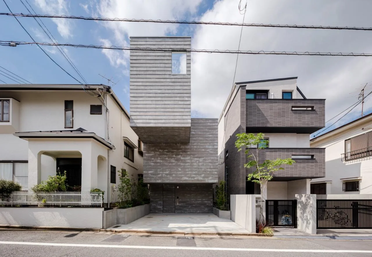 BIM architecture | staggered cantilever structure, Shimouma residential/I.R.A