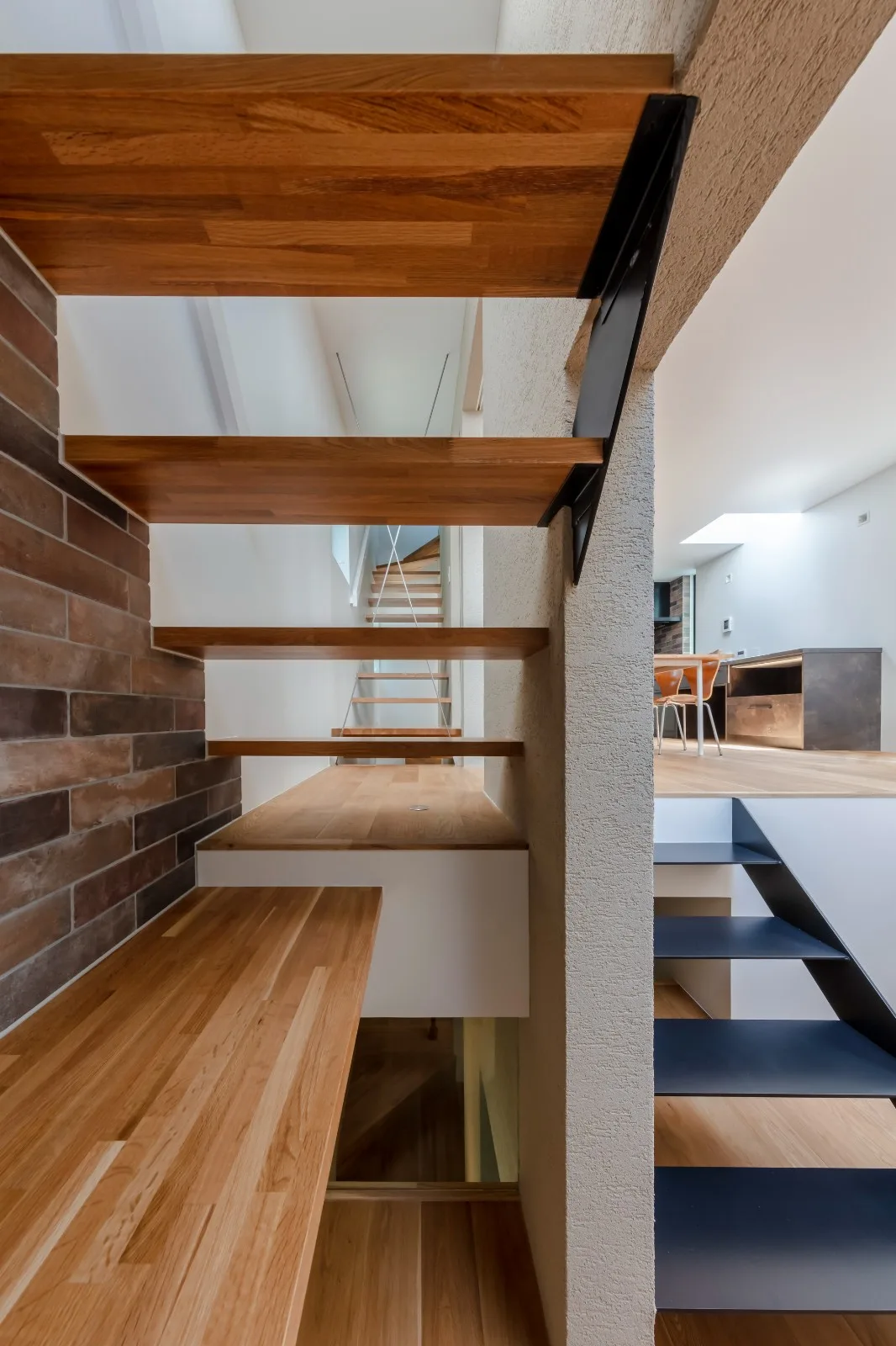 BIM architecture | staggered cantilever structure, Shimouma residential/I.R.A