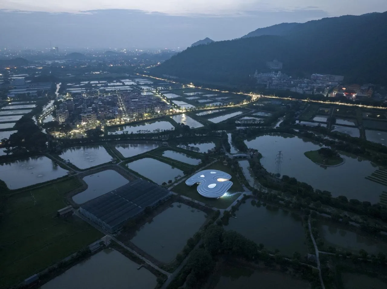 BIM Architecture | Ripple: Nanhai District Freshwater Fish Industry Technology Demonstration and Promotion Center/Wutopia Lab
