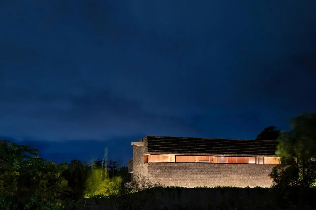 BIM architecture | connected by a cross corridor bridge, Tanatakah villa/asimapra