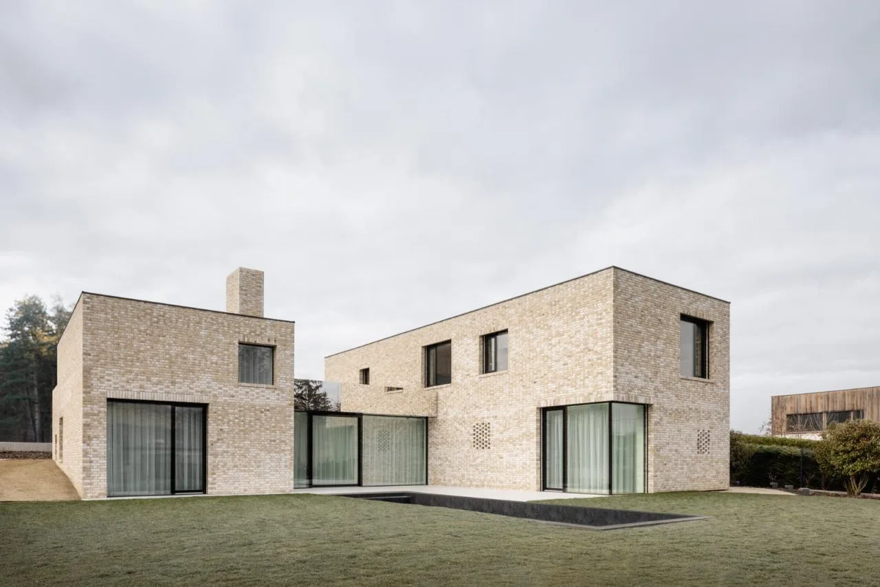 BIM Architecture | Independent Residence: Brick House Z á horsk é Sady/ArchitekTI mikulaj&  mikulajova