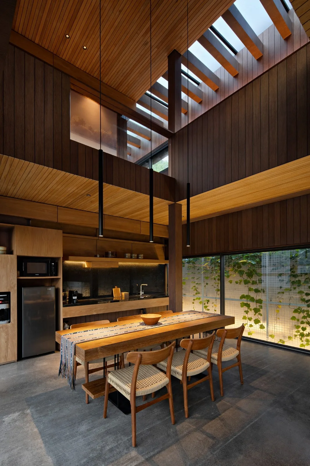 BIM architecture | connected by a cross corridor bridge, Tanatakah villa/asimapra