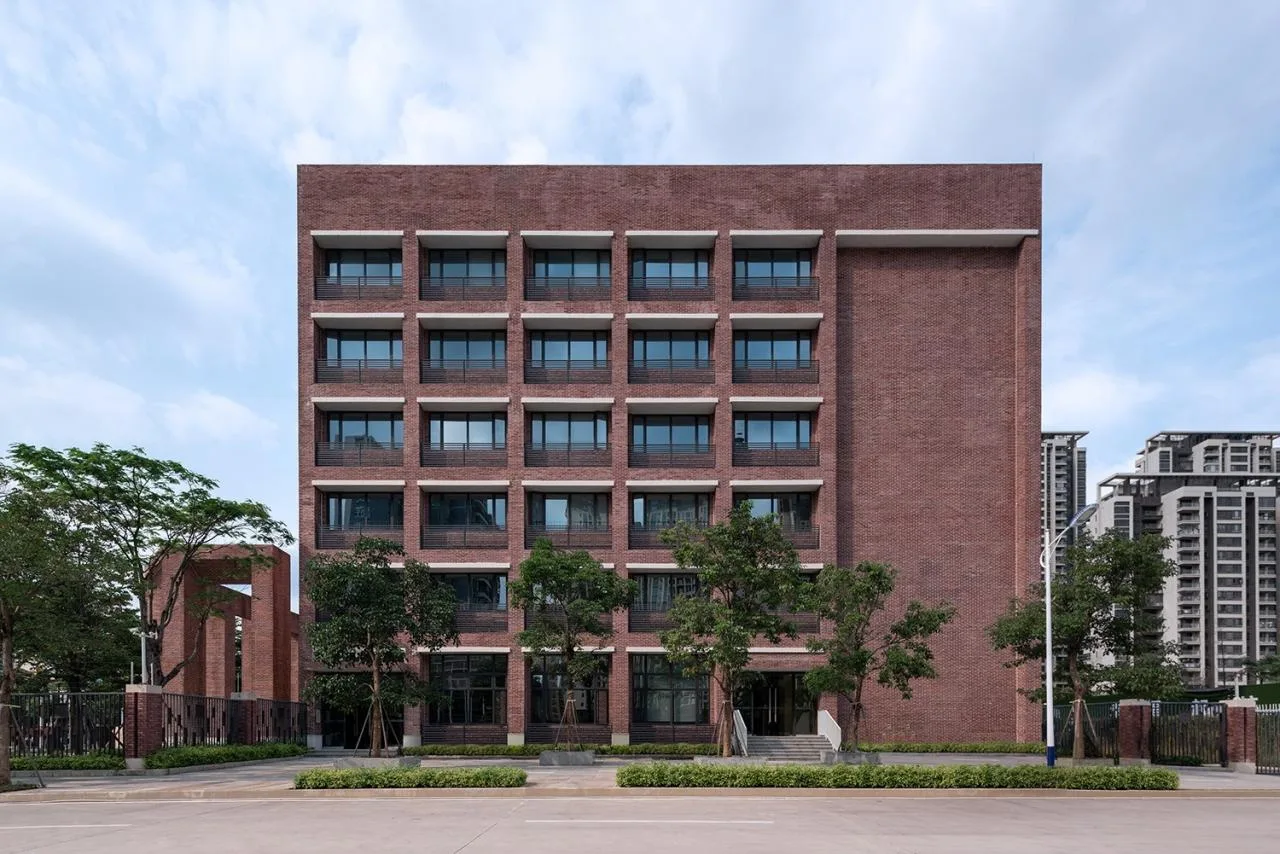 BIM Architecture | The Charm of Red Brick in Geometric Order: Huizhou Honghua School/Botao Design