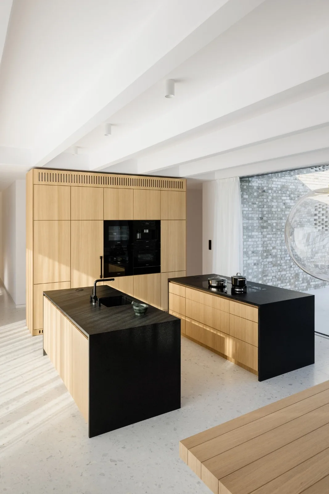BIM Architecture | Independent Residence: Brick House Z á horsk é Sady/ArchitekTI mikulaj&  mikulajova