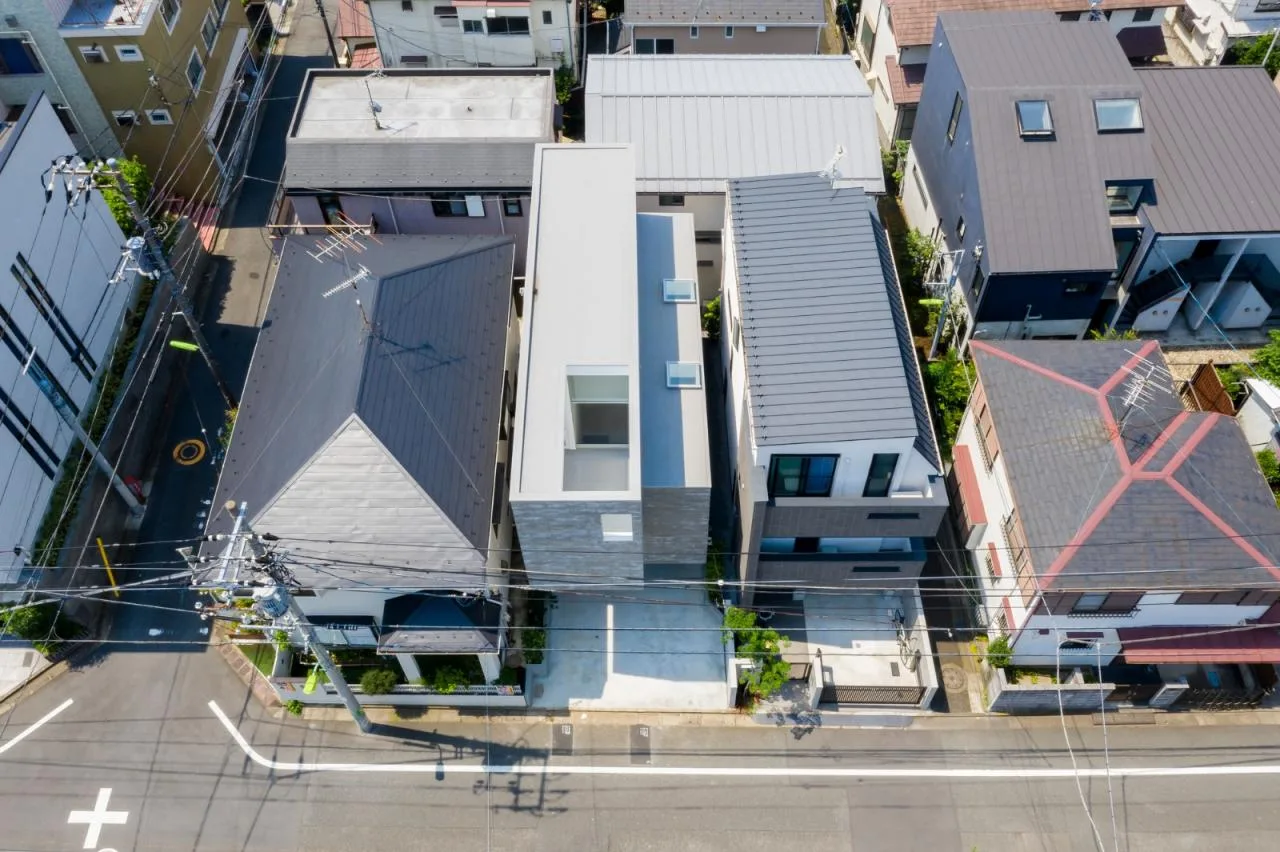 BIM architecture | staggered cantilever structure, Shimouma residential/I.R.A
