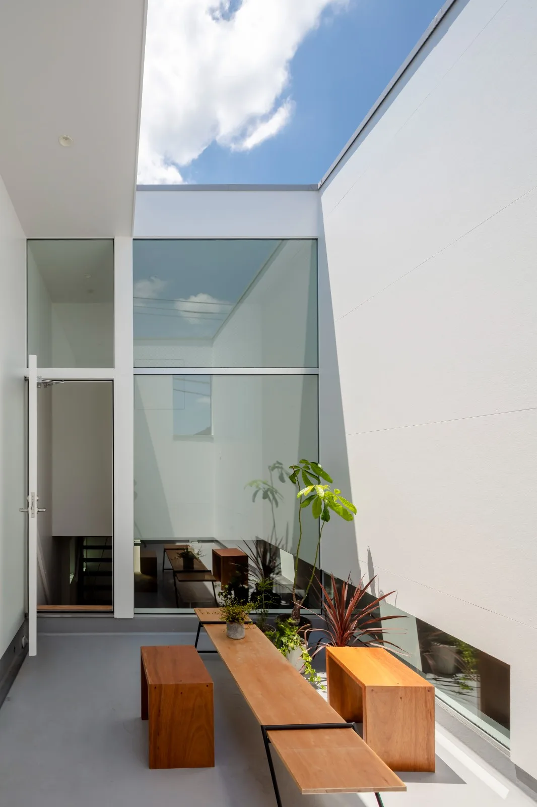 BIM architecture | staggered cantilever structure, Shimouma residential/I.R.A
