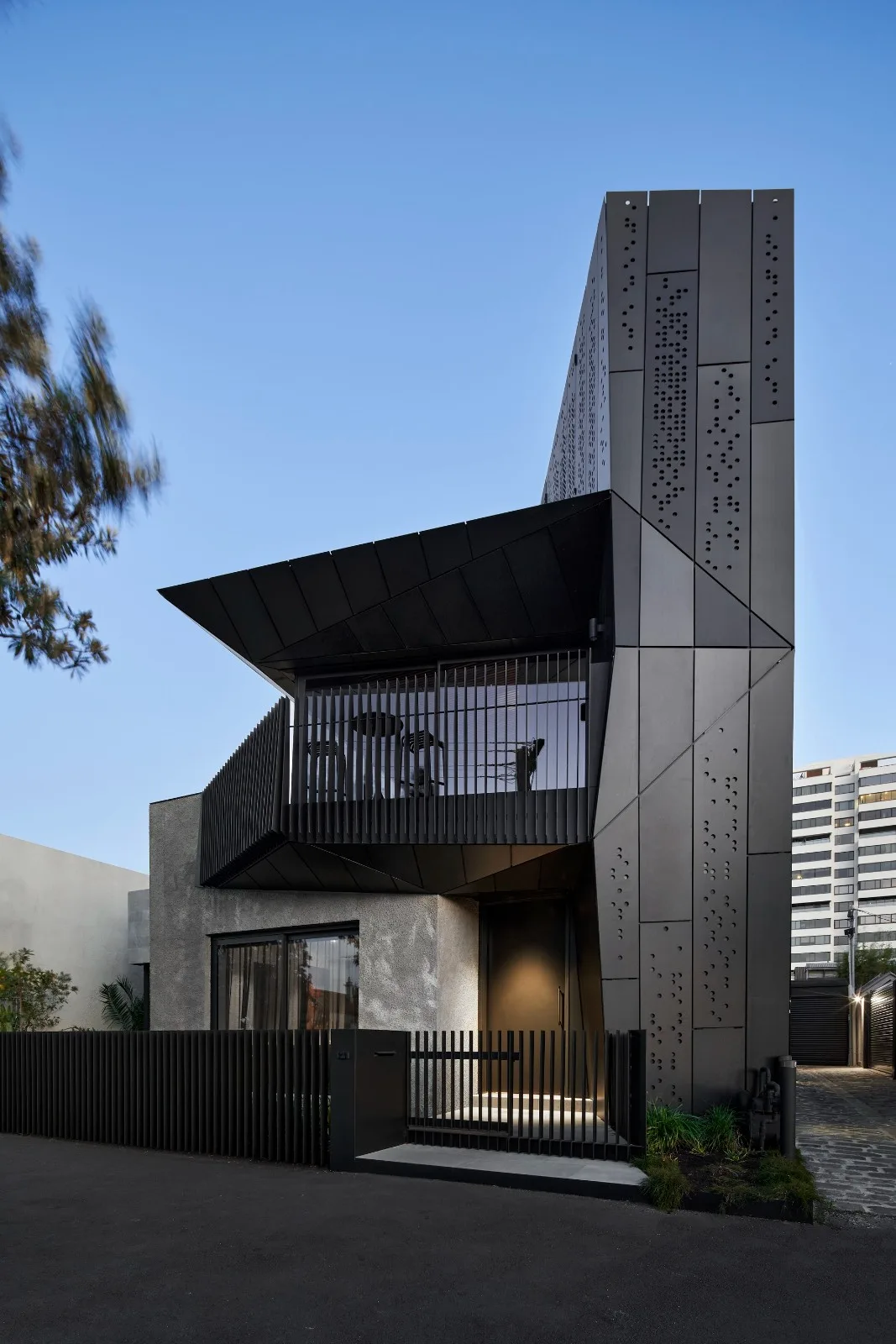 BIM Architecture | Dramatic Structure, Harold Residence/Coy Yiontis Architects