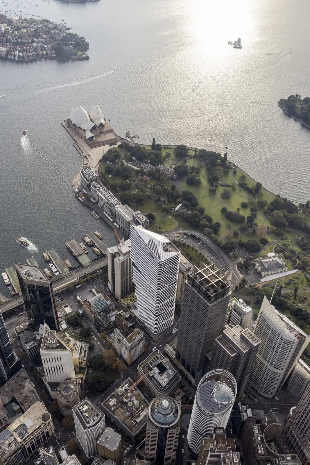 BIM architecture | First tower renovation in Quay Quarter, 'grafting' new floor slabs/3XN