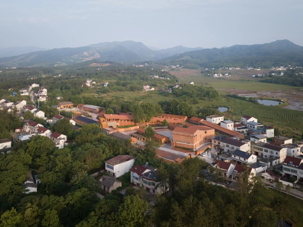 BIM Architecture | Anhui Qianshan Poomlong Kiln and Intangible Cultural Heritage Living Room/Grey Space Architecture Firm