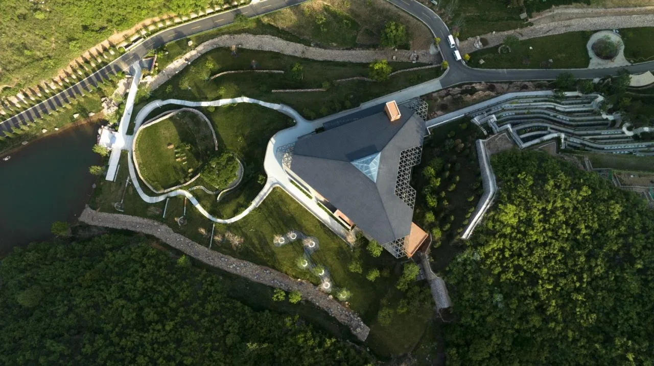 BIM Architecture | Turning into Stars in the Sky, a Quiet and Beautiful Soul Habitat: Shijiazhuang Ande Life Memorial Park · Cloud Mirror/Small Hidden Architecture
