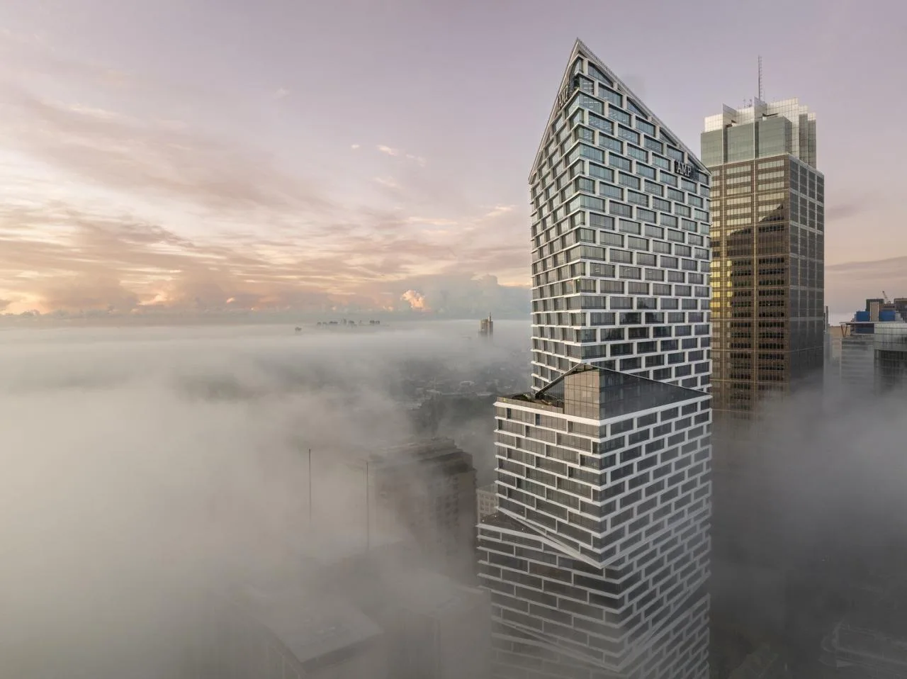 BIM architecture | First tower renovation in Quay Quarter, 'grafting' new floor slabs/3XN