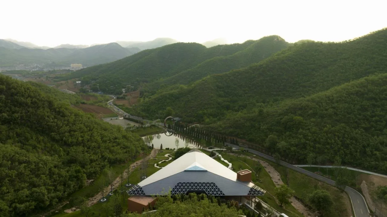 BIM Architecture | Turning into Stars in the Sky, a Quiet and Beautiful Soul Habitat: Shijiazhuang Ande Life Memorial Park · Cloud Mirror/Small Hidden Architecture