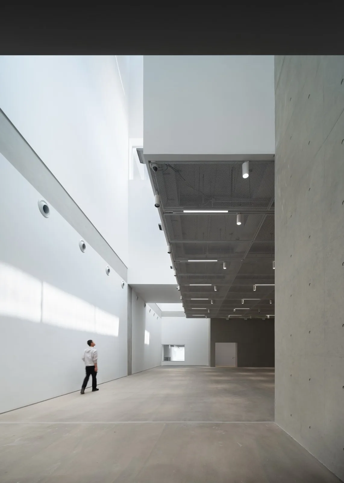 BIM Architecture | Opening the 'White Box' Art Museum: OCT Contemporary Art Center - B10 Hall/URBANUS Urban Practice