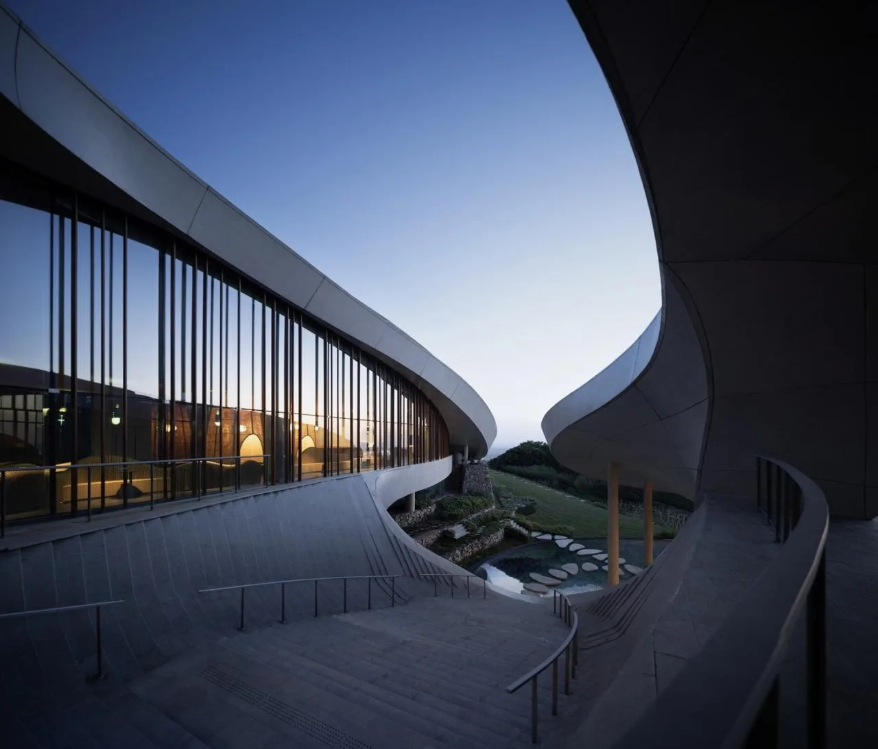 BIM Architecture | Longquan Mountain Mirror High Altitude Platform/BUZZ Architecture Firm