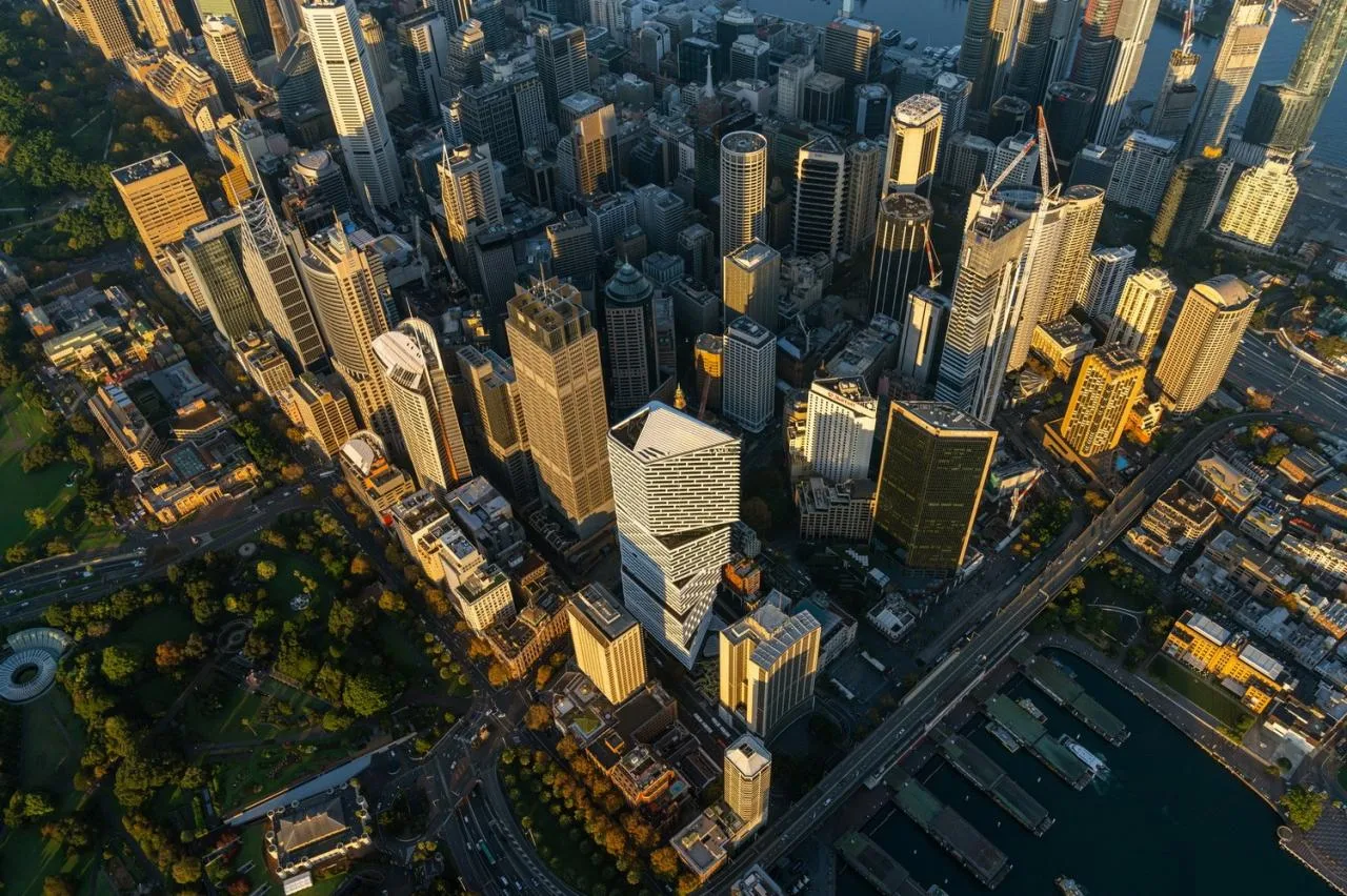 BIM architecture | First tower renovation in Quay Quarter, 'grafting' new floor slabs/3XN