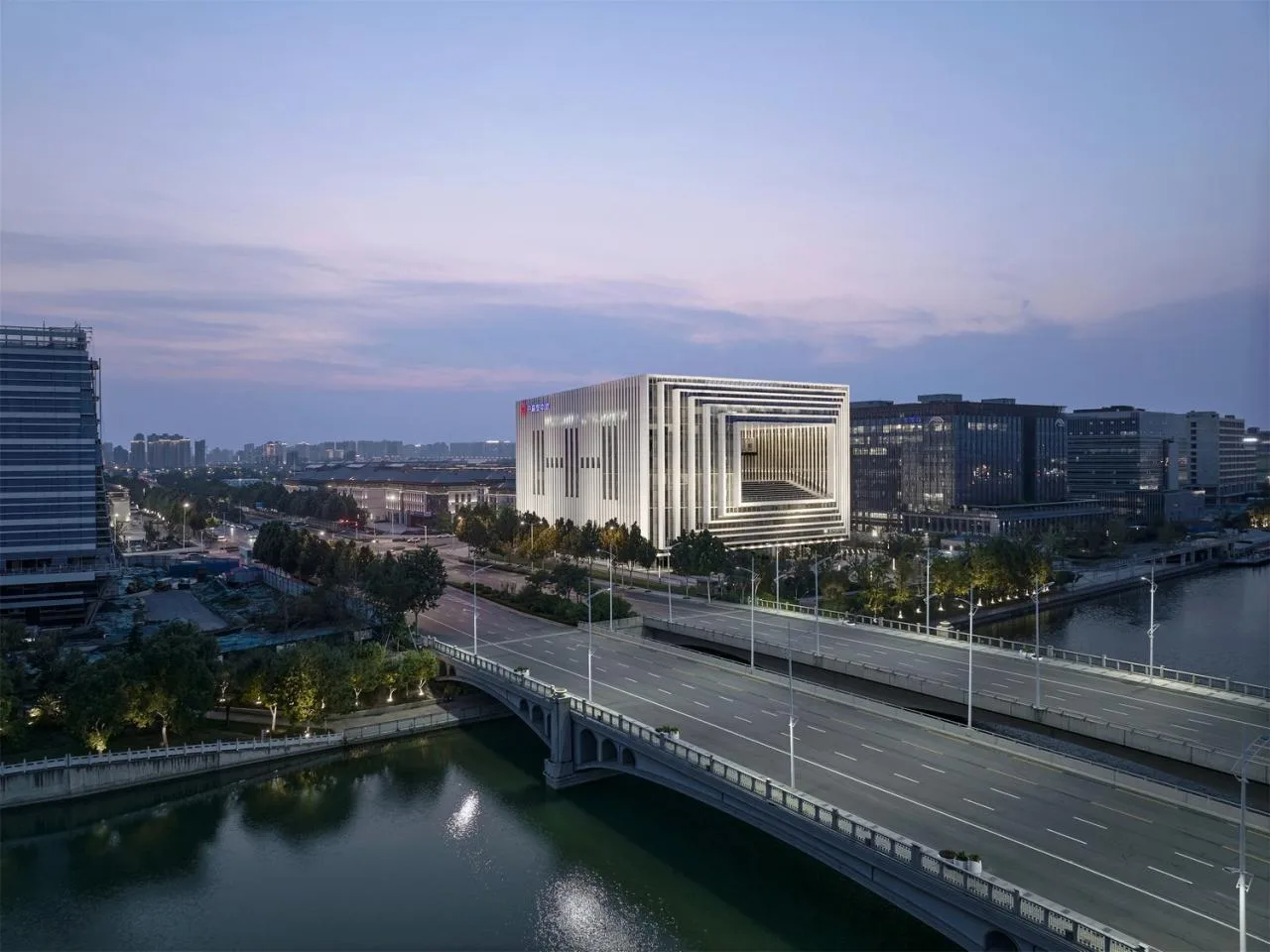 BIM Architecture | Window of Time and Space - Longhu International Center/Huadu Design HDD
