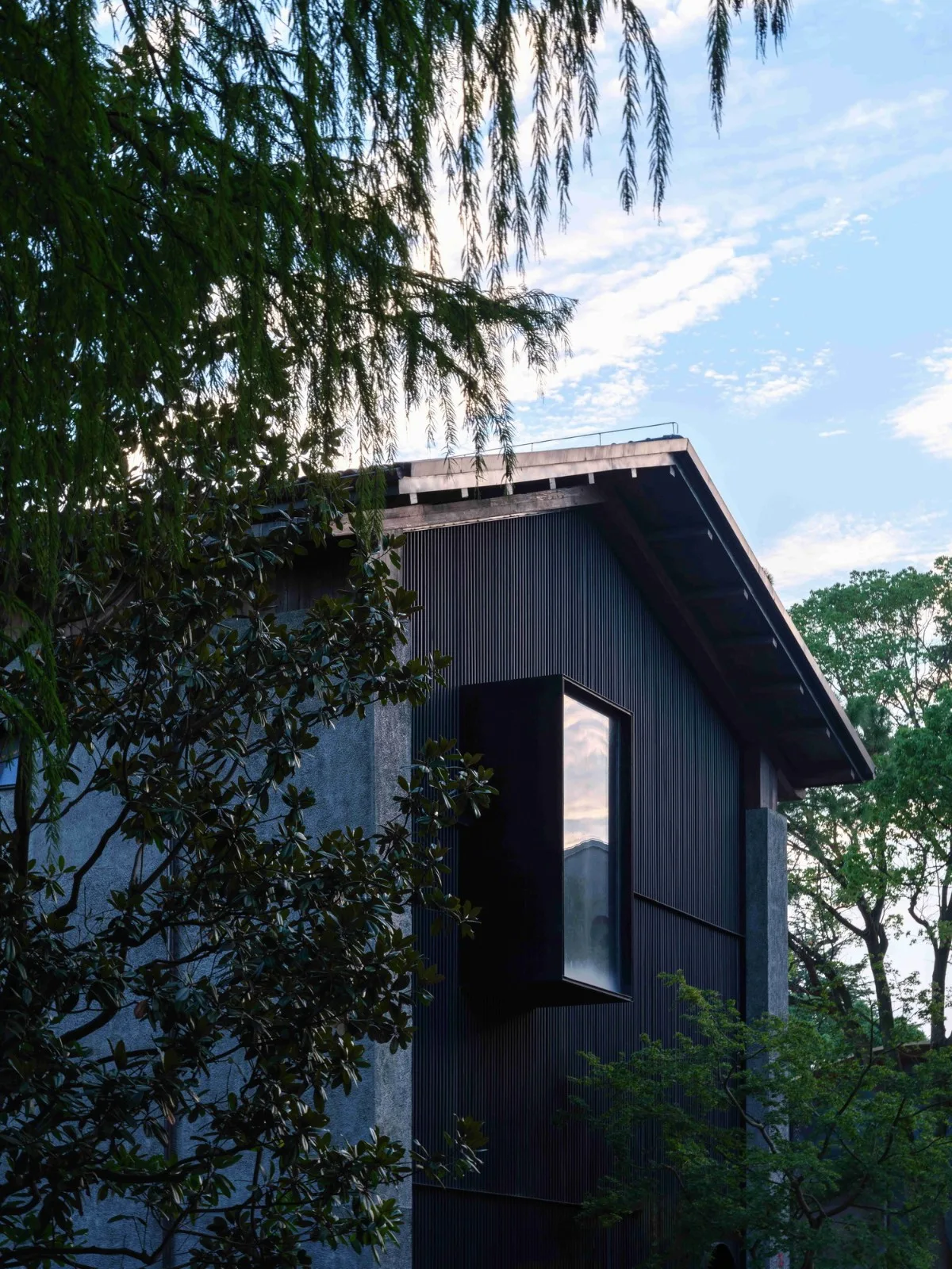 BIM Architecture | Concealing like a valley, like a half warehouse: Half warehouse, Shanghai/Benzhe Architecture